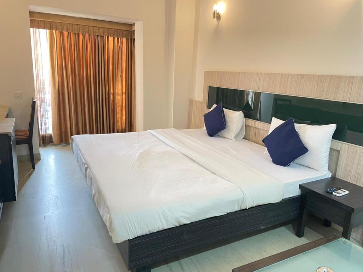 Bedchambers Serviced Apartments, Sector 40 古尔冈 外观 照片